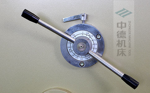 ZDS-640剪板机刀片间隙手动调节器,刻度清淅,调节省力又简便.jpg ZDS-640剪板机刀片间隙手动调节器,刻度清淅,调节省力又简便.jpg